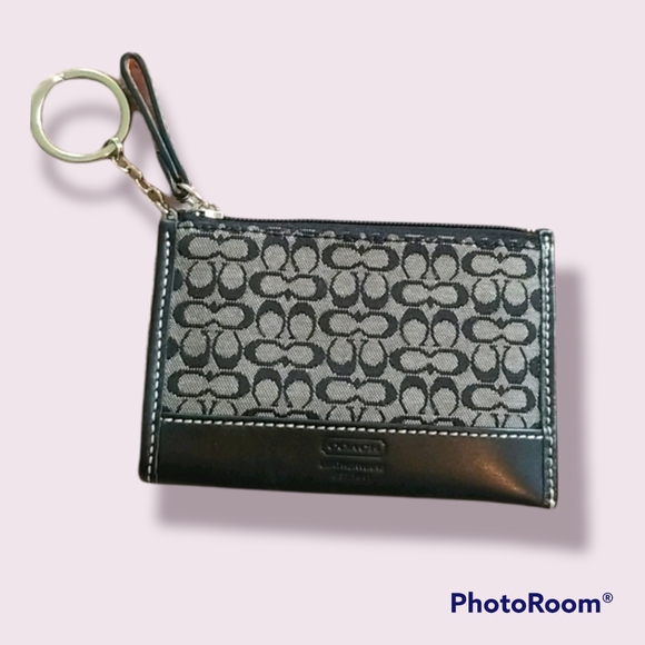 Coach Handbags - Coach Card Pouch